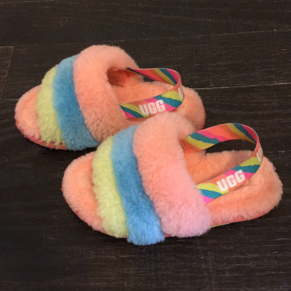 UGG toddler girl fluffy sandal. Size- 10